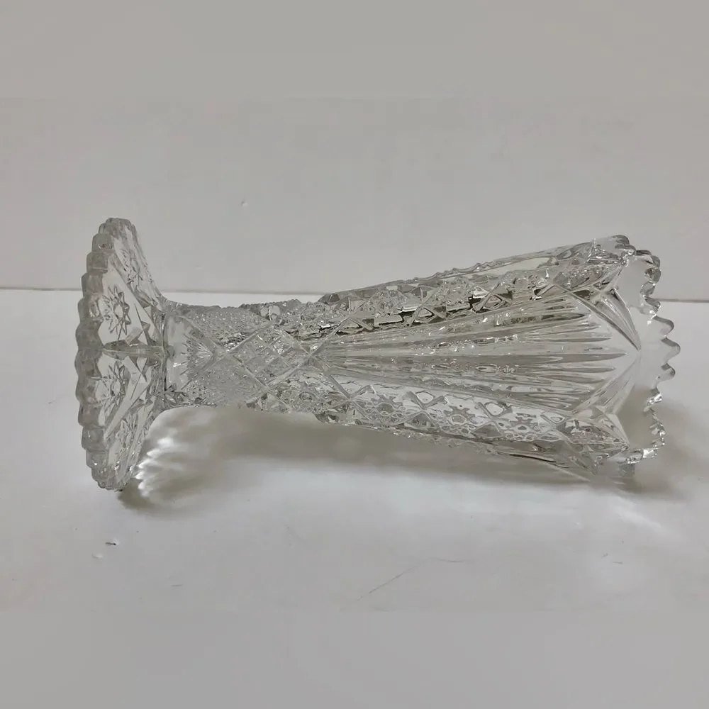 A BEAUTIFUL DESING VASE FLOWER 6.5